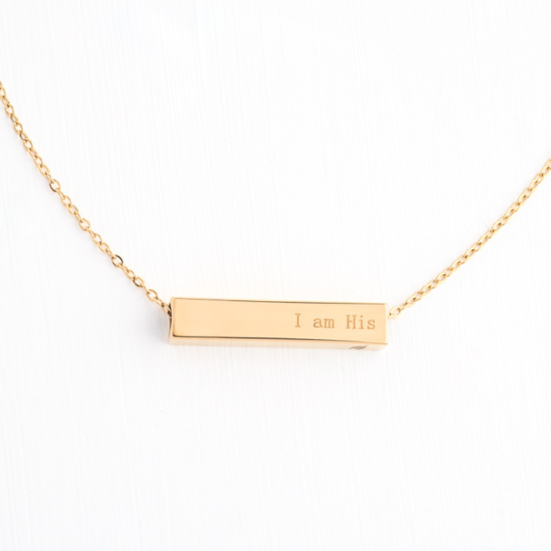 The Chosen Four-Sided Necklace Gold